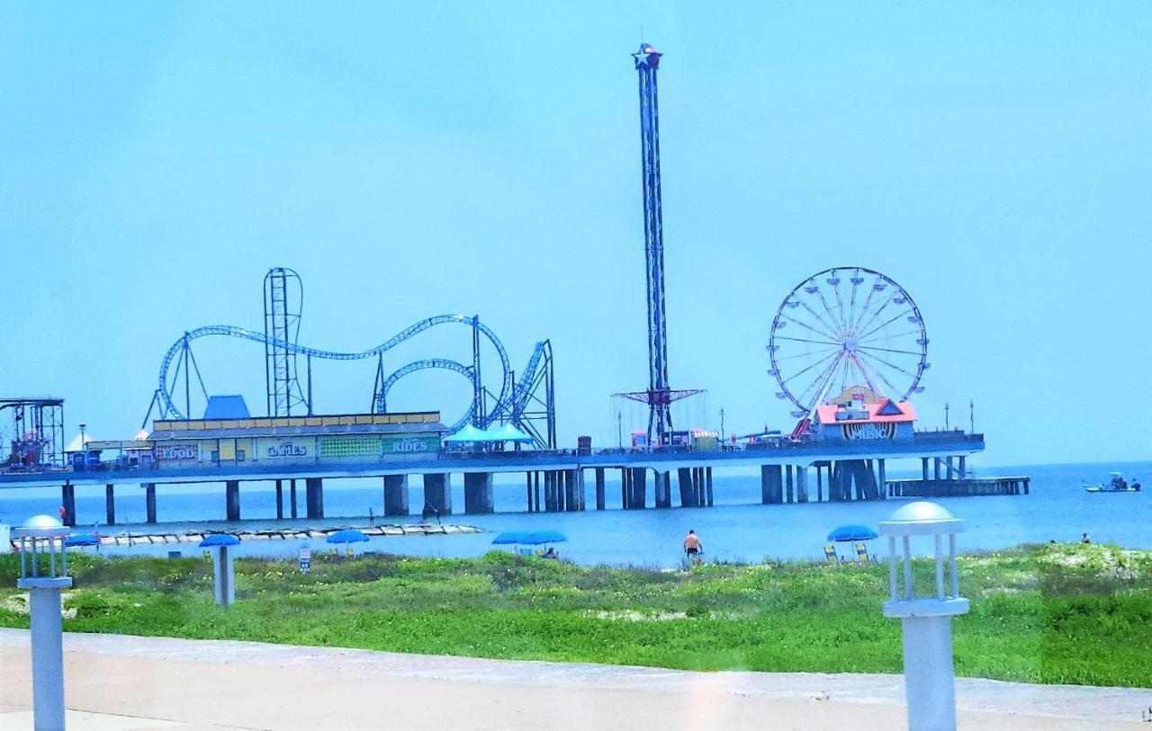 Casaazul-2605A-Couples Retreat By Beach & Pleasure Pier 1 Block Away- 2Bed 2Bath- 7 Minutes To Cruise Terminal غالفيستون، تكساس المظهر الخارجي الصورة