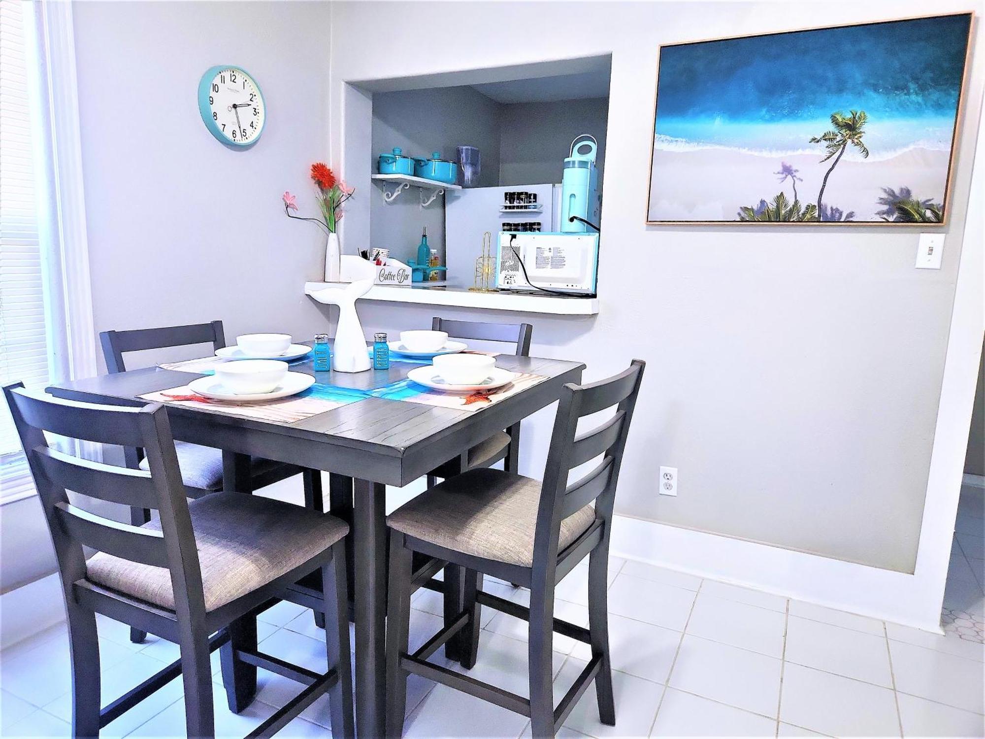Casaazul-2605A-Couples Retreat By Beach & Pleasure Pier 1 Block Away- 2Bed 2Bath- 7 Minutes To Cruise Terminal غالفيستون، تكساس المظهر الخارجي الصورة