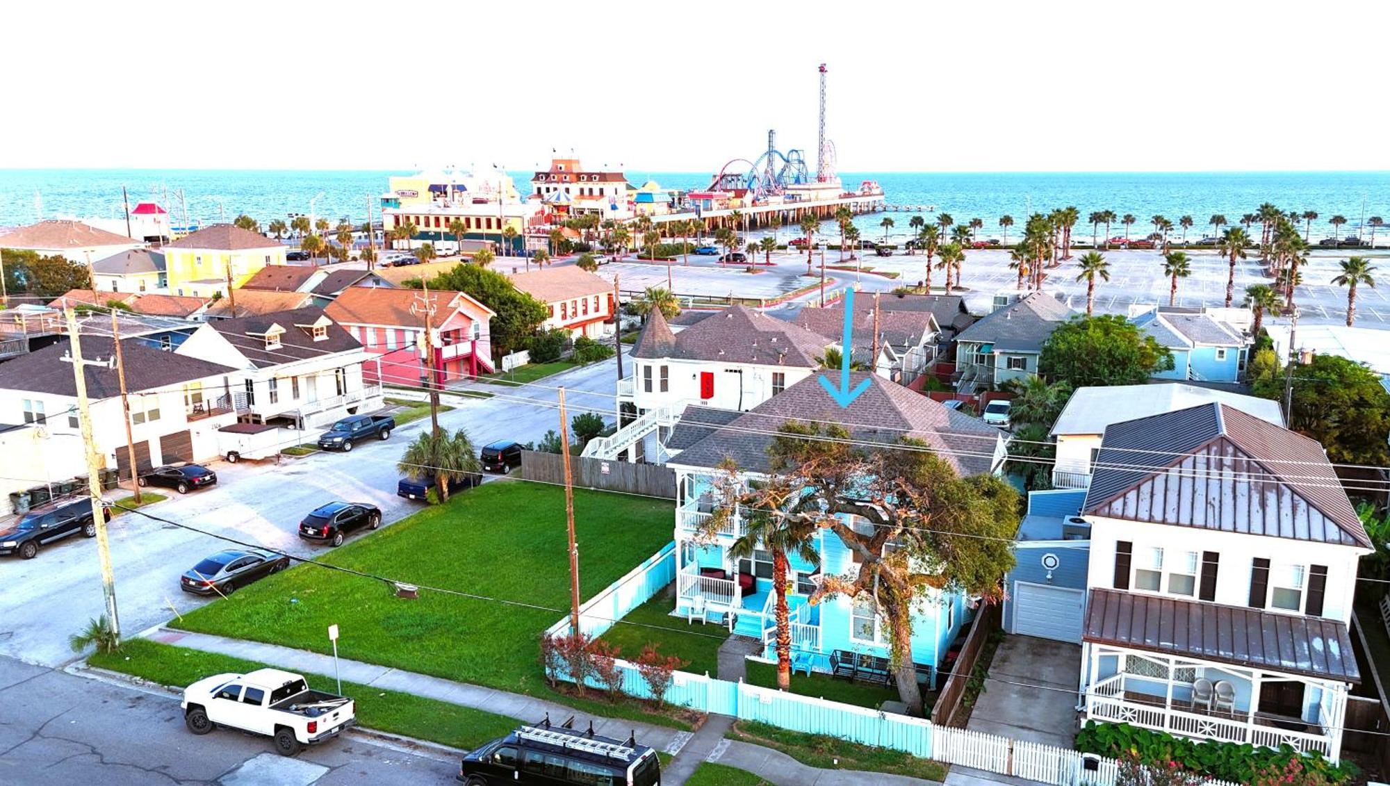 Casaazul-2605A-Couples Retreat By Beach & Pleasure Pier 1 Block Away- 2Bed 2Bath- 7 Minutes To Cruise Terminal غالفيستون، تكساس المظهر الخارجي الصورة